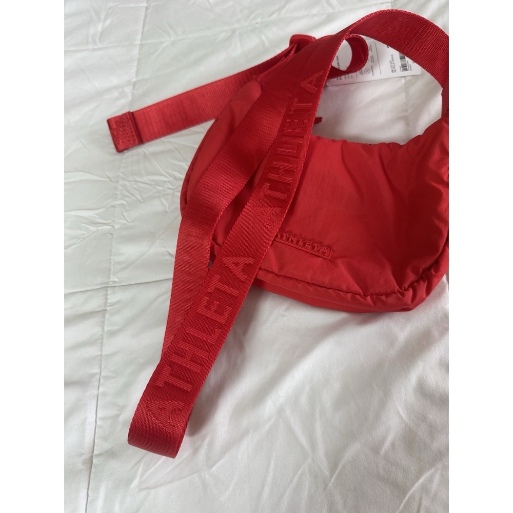 New Athleta All About Small Crossbody Bag Travel Red Water Resist Zip $59 - Picture 4 of 6